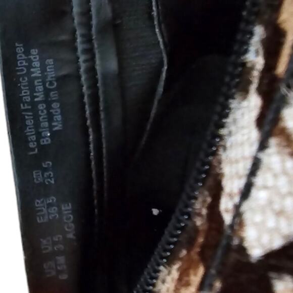 Preston & York Calf Hair Puzzle Print Leather Heeled Chelsea Boots Women Sz 6.5 - Picture 10 of 11